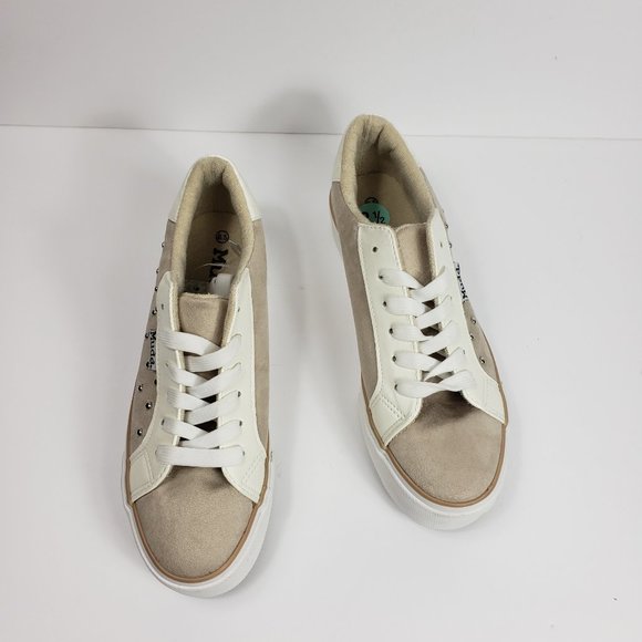 Women's Mudd Suede Two Tonal W/Metal Studs Size US 8 - Picture 4 of 10